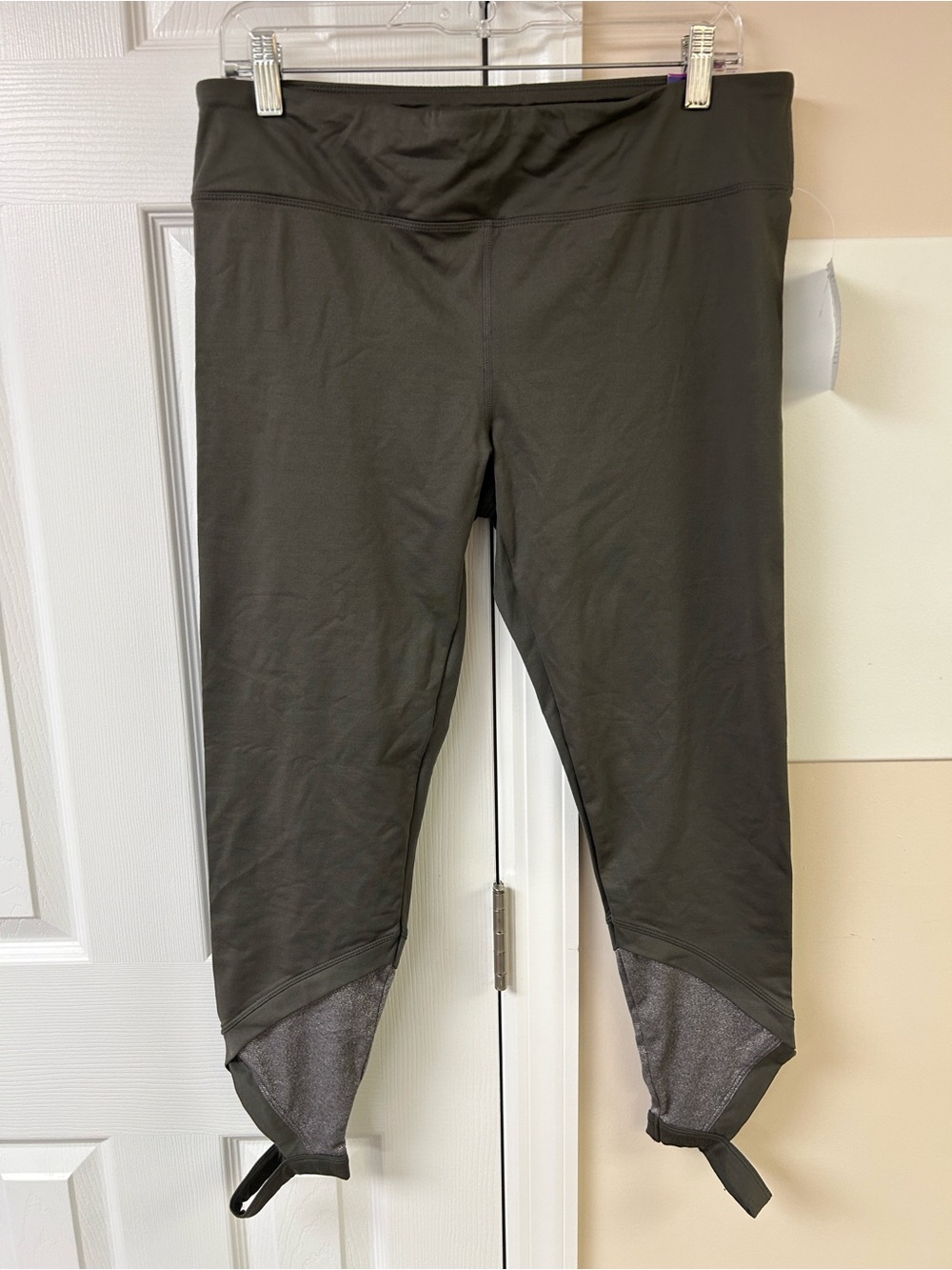 NWT Joy Lab Gray Yoga Leggings with Glitter Stirrup Mid Rise